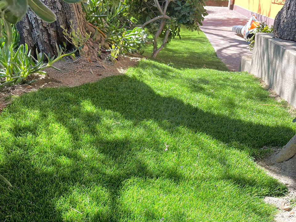 Synthetic Grass in Industry, Calif
