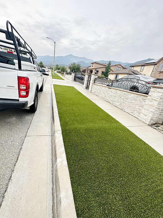 artificial turf alongside the road in Rancho Cucamonga